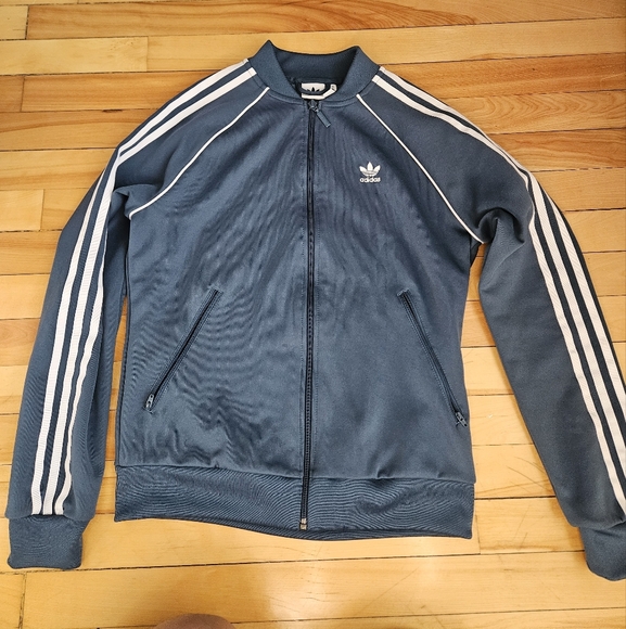 Adidas shirt - Picture 1 of 5